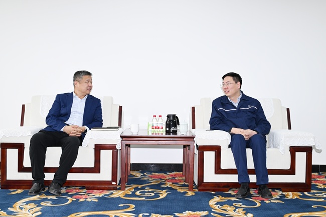 交通银行洛阳分行党委书记、行长齐延兵到万基控股集团调研